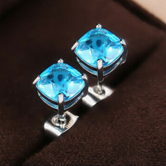 Jewelry - New Sterling silver Diamond Earrings